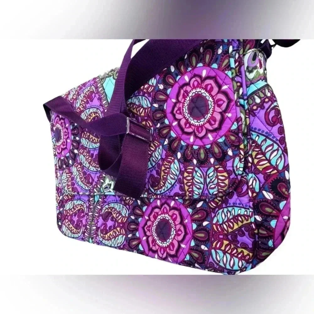 Vera Bradley essential messenger bag resort medallion